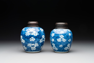 A Chinese wucai vase and seven blue and white jarlets, 19th C.