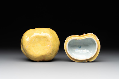 A polychrome Dutch Delft apple-form box and cover, 18th C.