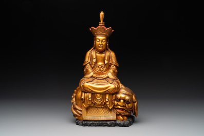 A Vietnamese gilt-red-lacquered wooden sculpture of Bodhisattva, 19/20th C.