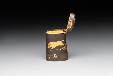 A fine Japanese copper- and gold-inlaid niellated iron pyrogen with hunting scenes, 日本國京都住駒井製 mark, Komai workshop, Kyoto, Meiji period