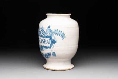 An English Delftware blue and white drug jar inscribed 'C.CYNOSBAT', 18th C.