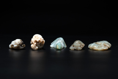 Nine Chinese jade carvings of figures, 19/20th C.