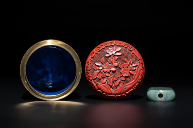 A group of 11 Chinese carvings, comprising jade, soapstone, mother-of-pearl and a lacquerware container, 19/20th C.