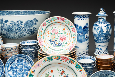 An extensive collection of 71 pieces of Chinese porcelain, Yongzheng and later