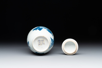 A Chinese blue and white tea caddy and cover with figural design, Kangxi