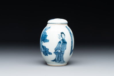 A Chinese blue and white tea caddy and cover with figural design, Kangxi