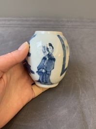 A Chinese blue and white tea caddy and cover with figural design, Kangxi