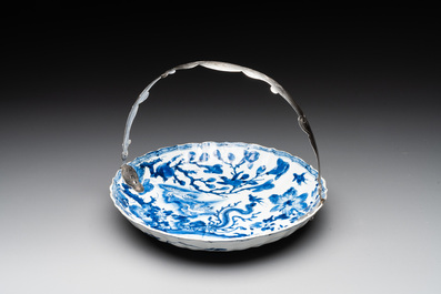 16 Chinese blue and white wares, Kangxi/Qianlong