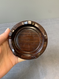 A Chinese yellow-glazed bowl, Jiajing mark, 19/20th C.