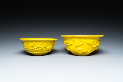 Four Chinese yellow Beijing glass bowls, 19/20th C.
