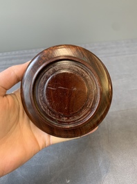 A Chinese yellow-glazed bowl, Jiajing mark, 19/20th C.