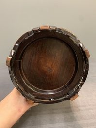 A Chinese flamb&eacute;-glazed 'meiping' vase on wooden stand, 18/19th C.