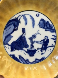 A rare Chinese blue and white yellow-glazed border chrysanthemum-shaped plate with figural design, hare mark, Jiajing