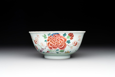 A Chinese famille rose 'rooster' plate and a bowl, Yongzheng