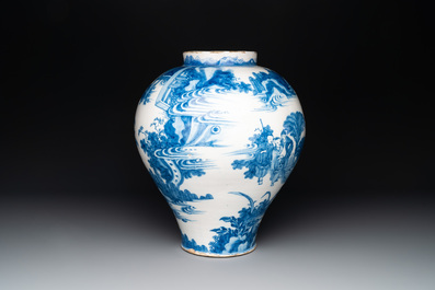 A large and fine Dutch or English Delftware chinoiserie baluster vase, 2nd half 17th C.