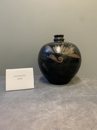 A Chinese russet-decorated black-glazed bottle, 'duluping', Northern Song/Jin