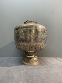 A Chinese silver bowl and cover on lotus-shaped stand, Li Hehe 李和合 and Zuyin 足銀 mark, 19th C.