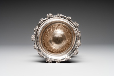 A sterling silver vase, Robert Hennel III, London, 1841
