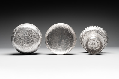 A Chinese silver bowl and cover on lotus-shaped stand, Li Hehe 李和合 and Zuyin 足銀 mark, 19th C.