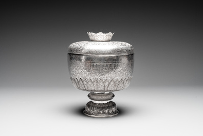 A Chinese silver bowl and cover on lotus-shaped stand, Li Hehe 李和合 and Zuyin 足銀 mark, 19th C.