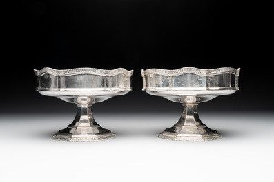 A pair of silver presenting bowls, Wolfers Fr&egrave;res, Brussels, 19/20th C.
