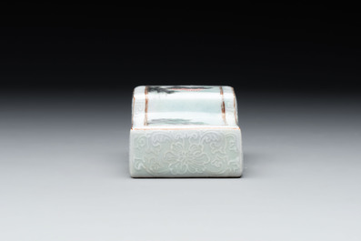 A Chinese famille rose 'landscape' brush rest, 19th C.