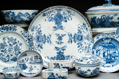 15 Chinese blue and white wares, 18th C. and later
