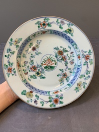 A pair of Chinese doucai plates with floral design, Yongzheng