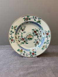 A pair of Chinese doucai plates with floral design, Yongzheng