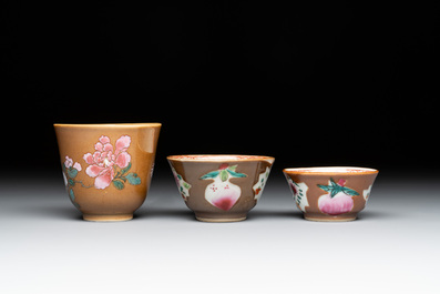 29 Chinese famille rose capucin-brown-ground tea wares, Yongzheng/Qianlong
