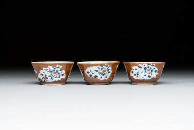 29 Chinese famille rose capucin-brown-ground tea wares, Yongzheng/Qianlong