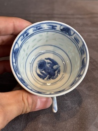 22 Chinese blue and white wares, 19/20th C.