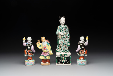 A Chinese verte biscuit figure and three famille rose figures, 18/19th C.