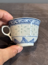22 Chinese blue and white wares, 19/20th C.