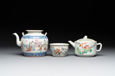 12 Chinese famille rose wares, 19/20th C.