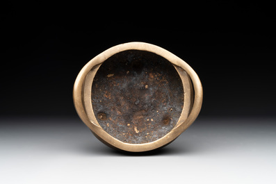 A Chinese bronze tripod censer with two handles, Xuande mark, 19th C.