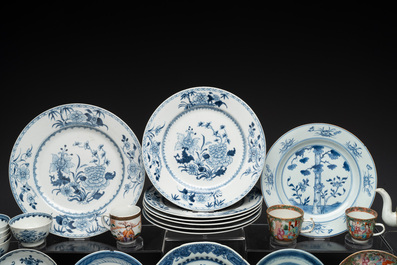 43 Chinese famille rose, blue and white wares, 18/19th C.