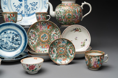 43 Chinese famille rose, blue and white wares, 18/19th C.