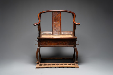 A rare and exceptional Chinese huanghuali sedan chair, Jianyu 肩輿, signed Zhang Dai 張岱, 17th C.