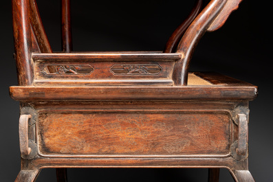 A rare and exceptional Chinese huanghuali sedan chair, Jianyu 肩輿, signed Zhang Dai 張岱, 17th C.