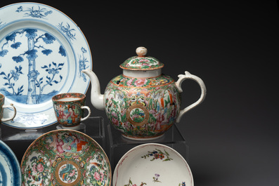 43 Chinese famille rose, blue and white wares, 18/19th C.