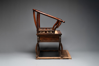 A rare and exceptional Chinese huanghuali sedan chair, Jianyu 肩輿, signed Zhang Dai 張岱, 17th C.