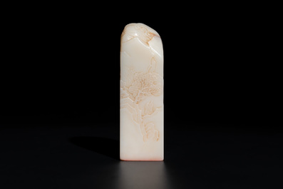 A Chinese soapstone 'Chang Chun Shu Wu Yu Zhi 長春書屋御製' seal with a box, 18th C.