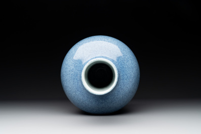 A Chinese powder-blue bottle vase, 19/20th C.