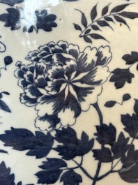 A large Chinese blue and white 'He Lu Tong Chun 鶴鹿同春' fish bowl, 19th C.
