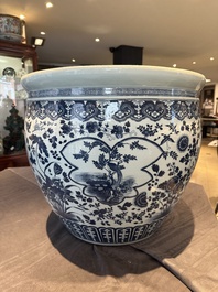 A large Chinese blue and white 'He Lu Tong Chun 鶴鹿同春' fish bowl, 19th C.