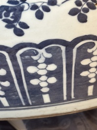 A large Chinese blue and white 'He Lu Tong Chun 鶴鹿同春' fish bowl, 19th C.