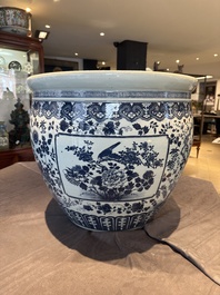 A large Chinese blue and white 'He Lu Tong Chun 鶴鹿同春' fish bowl, 19th C.