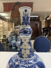 A rare intact Chinese blue and white 'Lian Sheng San Ji 連升三級' bottle vase, Transitional period