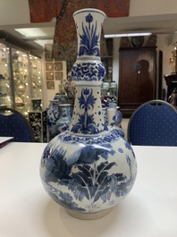 A rare intact Chinese blue and white 'Lian Sheng San Ji 連升三級' bottle vase, Transitional period